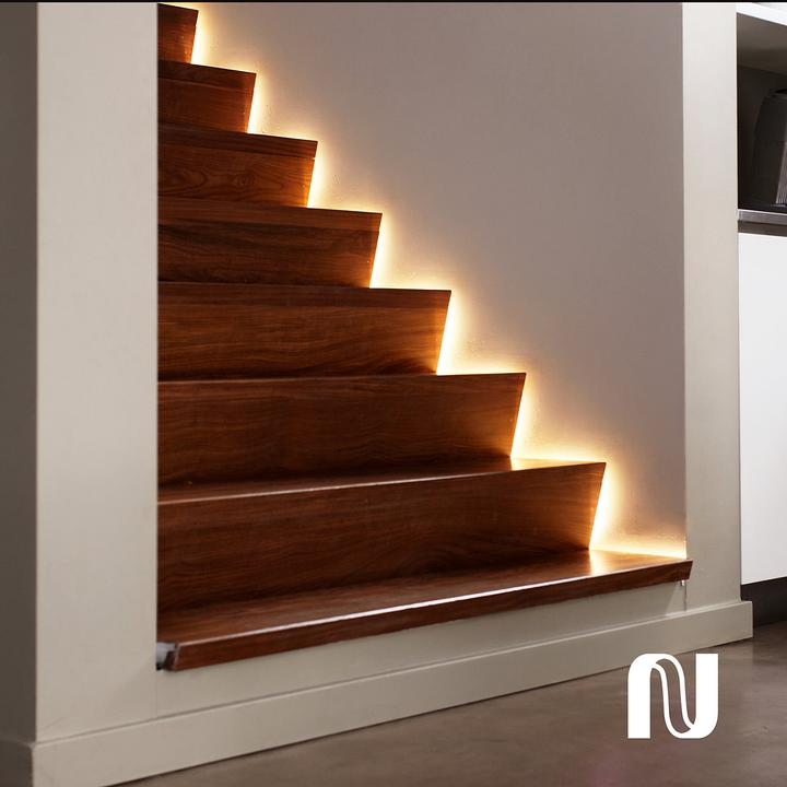 Image du produit Philips Hue Lightstrip Plus (RGBW, 200 cm, Intérieur)