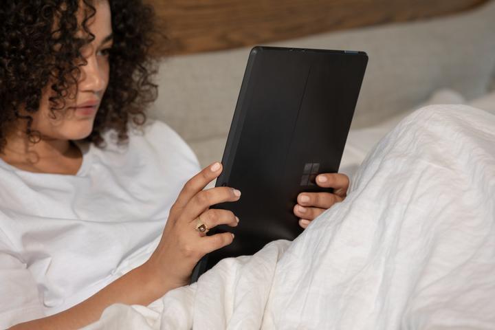 Produktbild Microsoft Surface Pro X (4G, 13", 256 GB, Matte Black)