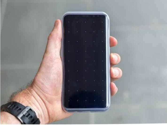 Actual product image Quad Lock Poncho (Samsung Galaxy S20+)