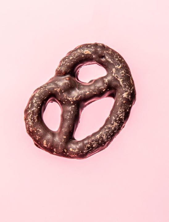 Actual product image KoRo Laugebrezeln in dunkler Schokolade (1000 g)