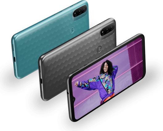 Productafbeelding Motorola Moto e20 (32 GB, Grafietgrijs, 6.50", Hybride dubbele SIM, 13 Mpx, 4G)