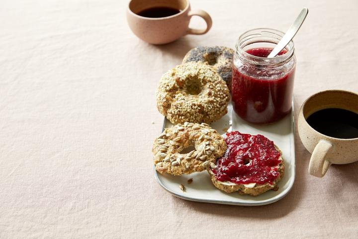 Immagine prodotto Betty Bossi Kochbuch Gesund & Schlank - Low Carb minus 3 kg in 3 Wochen (Tedesco)