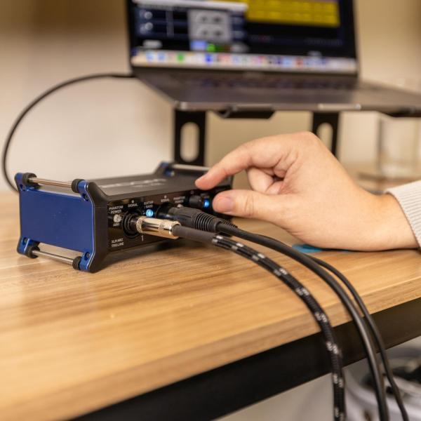 Actual product image Zoom UAC-232/C (USB)