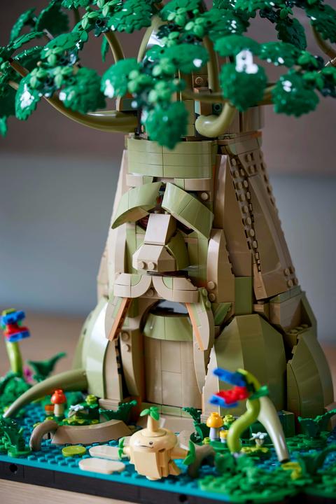 Actual product image LEGO The Legend of Zelda - Deku Tree 2-in-1 (77092, LEGO The Legend of Zelda)