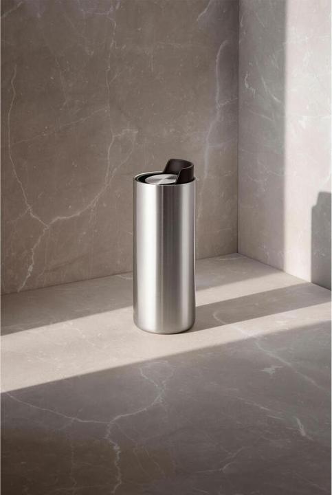 Actual product image Eva Solo Thermal Mug Urban To Go 350 ml, Black/Silver (1.34 l)