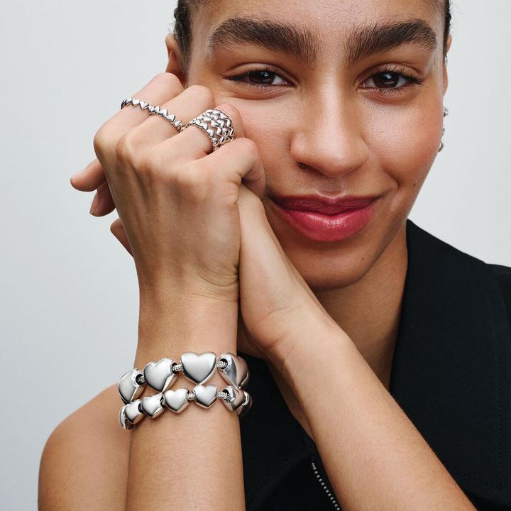 Actual product image Pandora Row of hearts ring (48, 925 Silver)