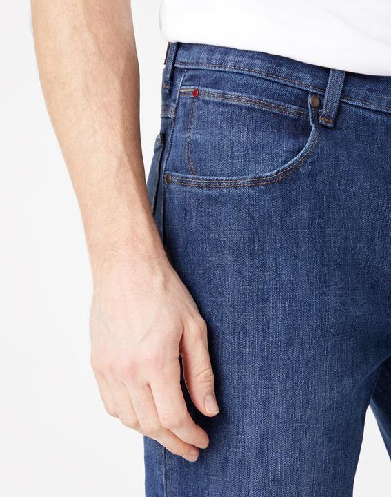 Actual product image Wrangler Authentic Straight (W31/L32)