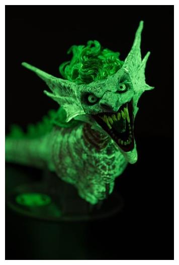 Actual product image McFarlane Dark Nights: Metal DC Multiverse Action Figure The Joker Dragon Glow in the Dark Edition (Gold