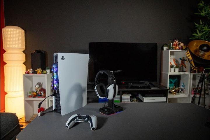 Immagine prodotto Konix Ventola di raffreddamento a LED RGB (PS5)