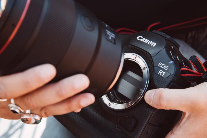Image du produit Canon EOS R1 (24.20 Mpx, Plein format)