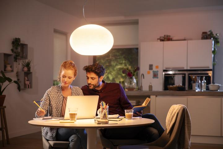 Image du produit Philips Hue Flourish Base BT (3000 lm)