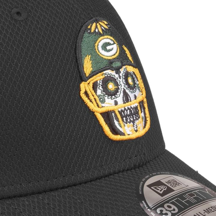 Actual product image New Era 39Thirty Stretchfit Diamond NFL Sugar Skull (S/M)