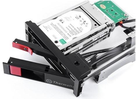Produktbild Thermaltake ST0026Z Hard Drive Backplane 2,5/3,5 Zoll Frontblende