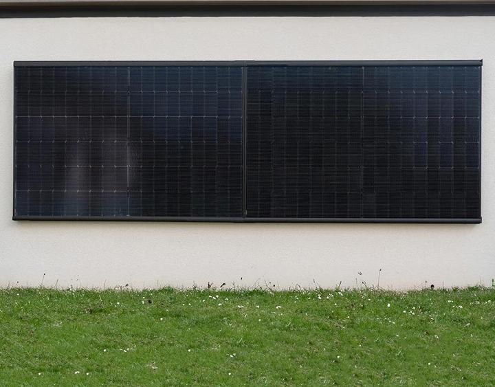 Produktbild Wattstone WandPV Premium Modulhalterung mit Einlegeschienen und schwebender Lagerung für 2 x PV-Module waager (Solarstecker)