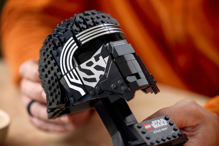 Produktbild LEGO Star Wars - Kylo Ren Helm 18+(75415) (75415, LEGO Star Wars)
