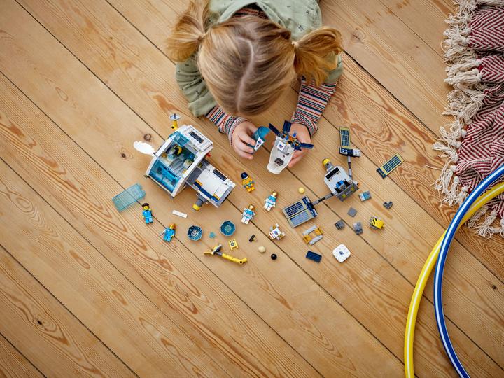 Image du produit LEGO Station spatiale lunaire (60349, LEGO City)
