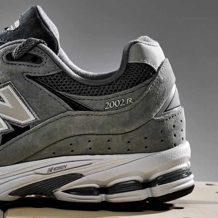 Produktbild New Balance 2002 RST (43)