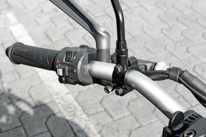 Produktbild Lampa Anschluss für Spiegel an den Lenker M10