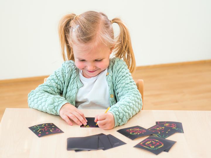 Produktbild Beleduc Creating Arts (200 Blätter & 24 Stifte)
