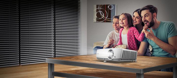 Produktbild BenQ W1050 (Full HD, 2200 lm, 1.28 - 1.56:1)