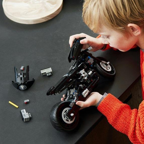 Produktbild LEGO Technic 42155 - The Batman - Batcycle (42155, LEGO Technic)