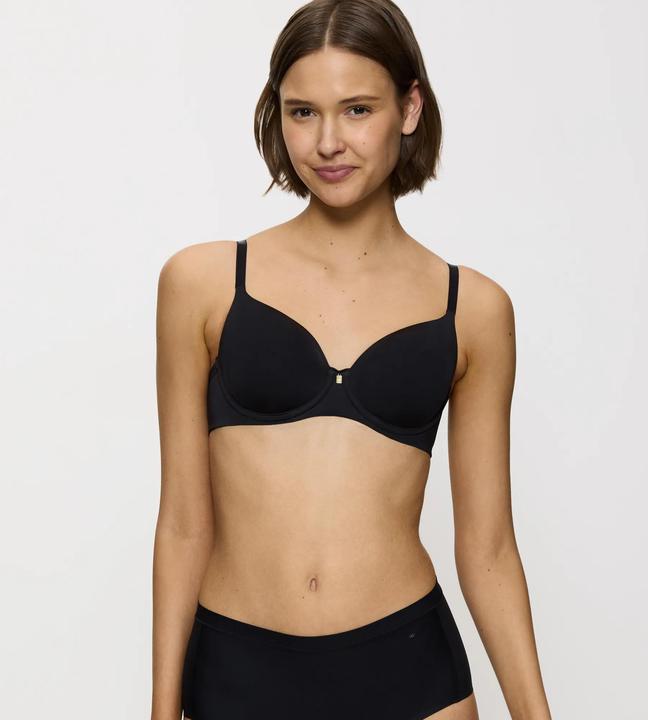 Actual product image Triumph Body Make-Up Essentials WP (70 B, Single pack)