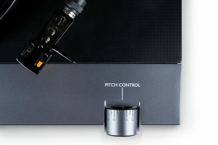 Actual product image Thomson TT700 turntable black (Semi-automatic)