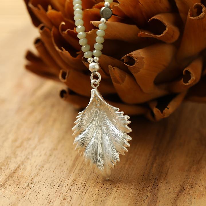 Actual product image Andreani Necklace with leaf pendant made of genuine green freshwater pearls with glass (Glass)