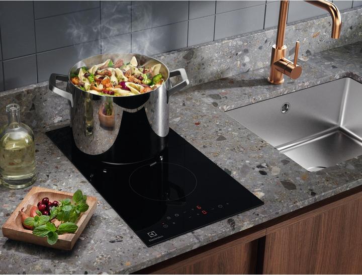 Actual product image Electrolux LHR3233CK