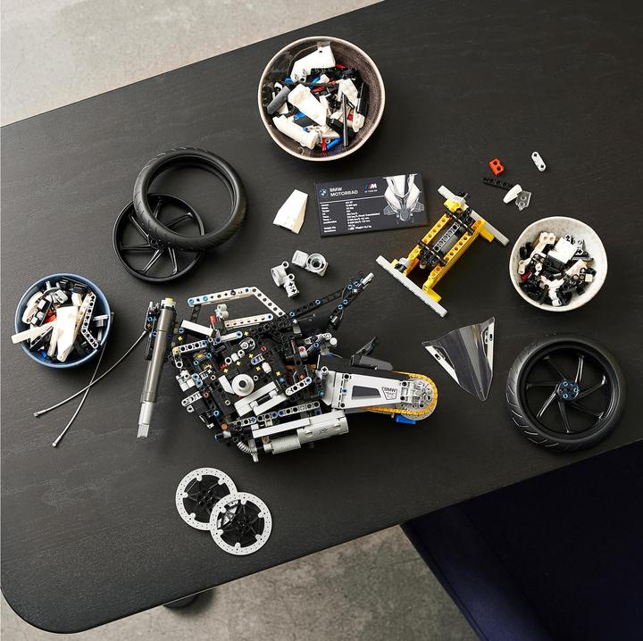Produktbild LEGO BMW M 1000 RR (42130, LEGO Technic)