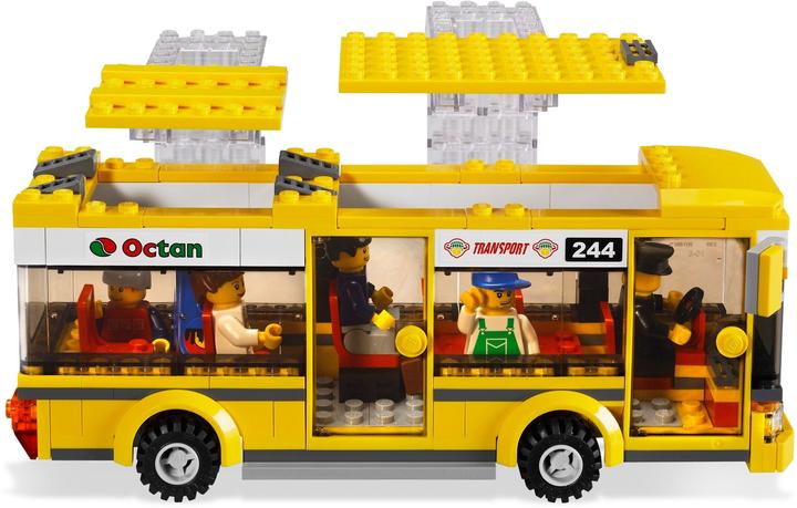 Actual product image LEGO Stadtviertel mit Bus (7641, LEGO City)