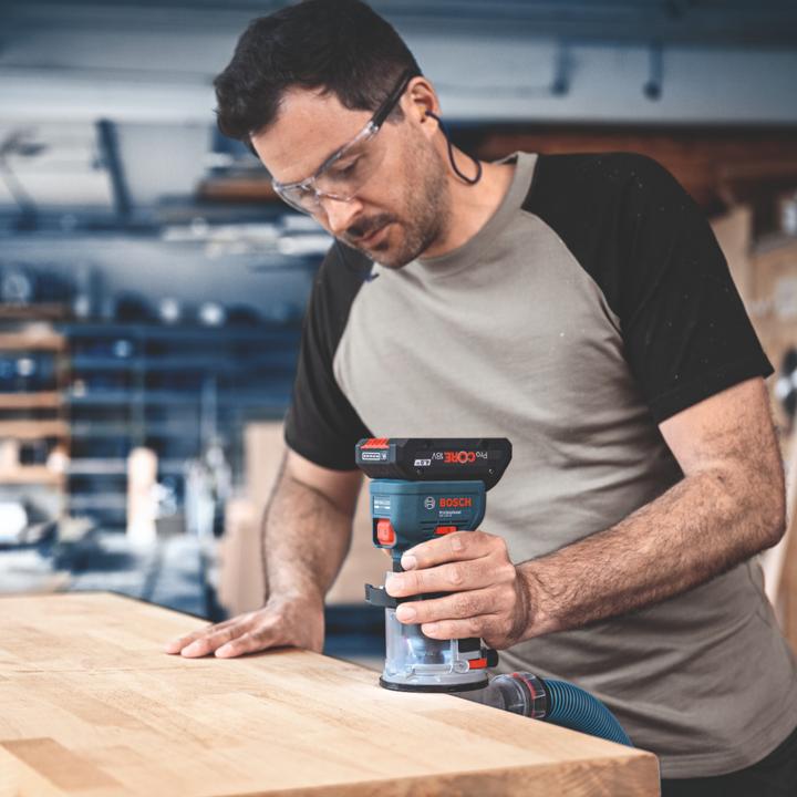 Productafbeelding Bosch Professional Kantenfrees GKF 18V-8 Professional solo, 18Volt (blauw/zwart, zonder accu en lader)