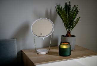 Image du produit Humanas HS-ML01 Miroir de maquillage avec éclairage LED USB (20 x 20 x 30 cm)