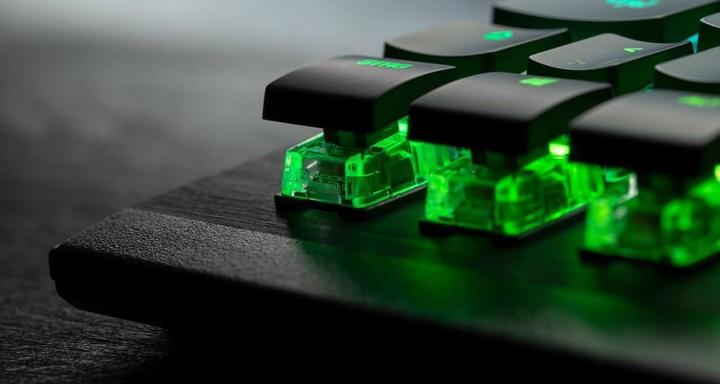 Actual product image Roccat Vulcan 121 Aimo (DE, Cable)