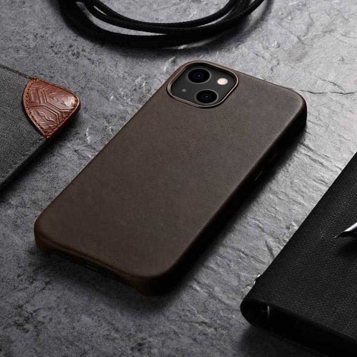 Image du produit iCarer Etui en cuir huilé recouvert de cuir véritable pour iPhone 13 noir (Compatible avec MagSafe) (Apple iPhone 13)