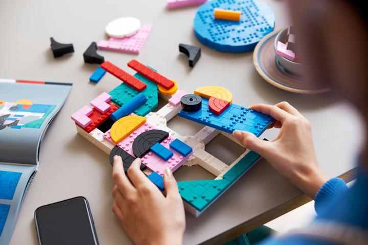 Actual product image LEGO 31210 Modern Art (31210, LEGO Art)