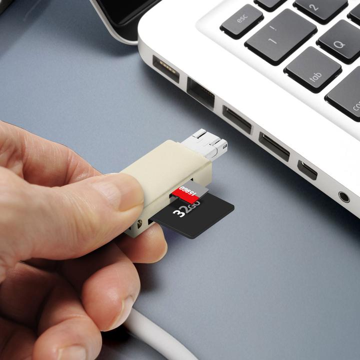 Actual product image Akashi Altsdreader3in1 (Micro USB, USB-C, USB)