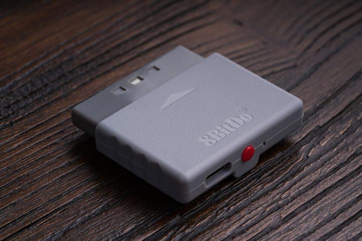 Produktbild 8bitdo Retro Receiver PS1/PS2 (PS2, Playstation Classic, PC)