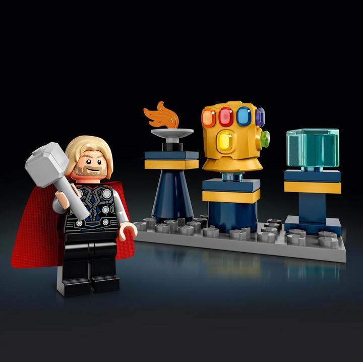 Actual product image LEGO Thor's hammer (76209, LEGO Rare Sets, LEGO Marvel)