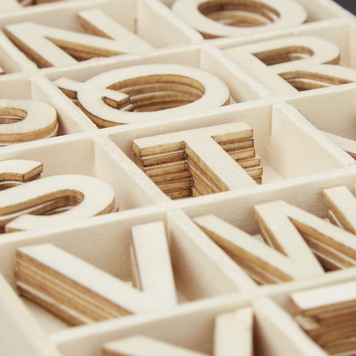 Produktbild Relaxdays Holzbuchstaben Set
