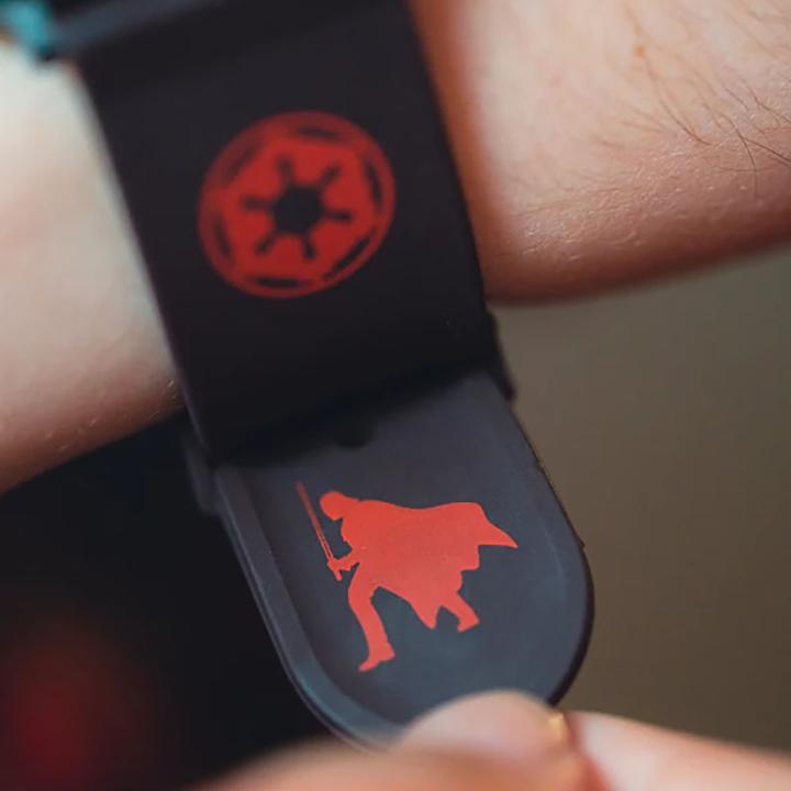 Immagine prodotto Moby Fox Bracciale Smartwatch Star Wars Darth Vader Lightsaber 22 mm (22 mm, Silicone, Acciaio inossidabile)