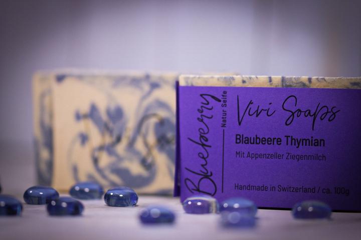 Produktbild Vivi Soaps Blaubeere - Thymian Ziegenmilchseife (Hartseife)