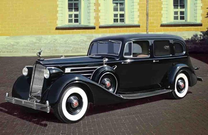 Image du produit ICM Packard Twelve 1936 WWII Soviet Leader's Car avec passagers