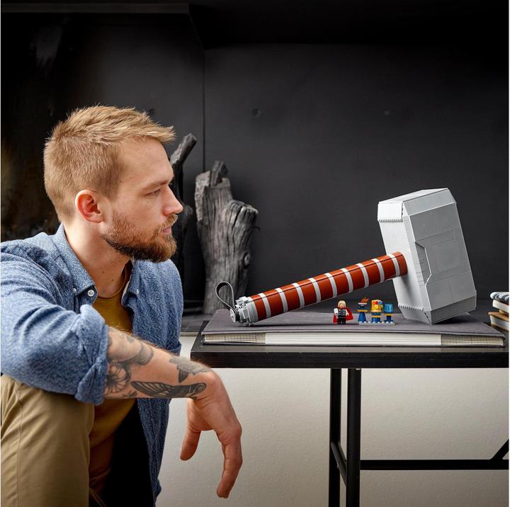 Actual product image LEGO Thor's hammer (76209, LEGO Rare Sets, LEGO Marvel)
