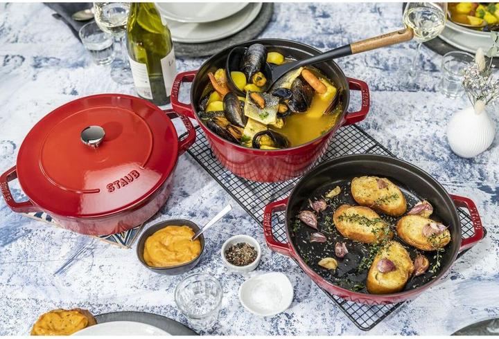Produktbild Staub Cocotte (24 cm, Bräter + Schmortopf, Gusseisen)