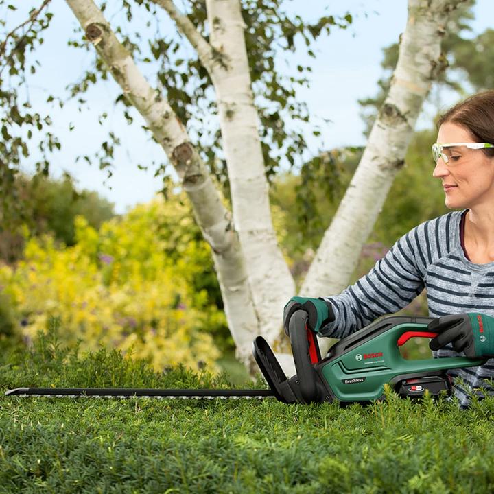 Actual product image Bosch Home & Garden UniversalHedgeCut 18-50 Kit (Cordless hedgecutters)