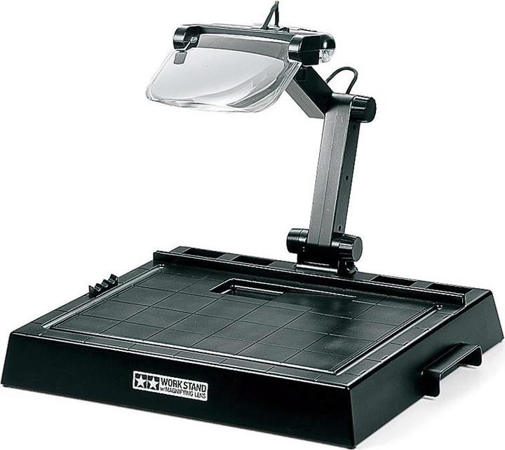 Produktbild Tamiya Workstation mit Licht und Lupe