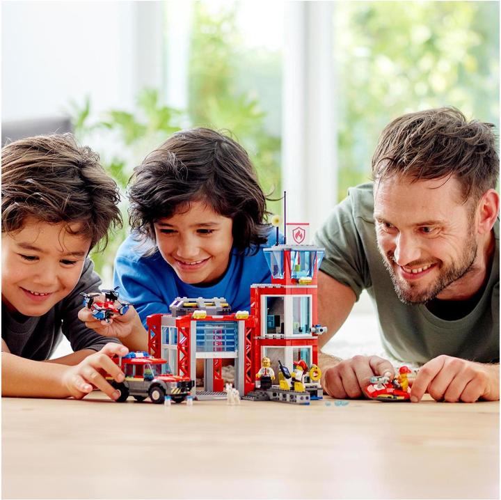 Produktbild LEGO Feuerwehr Station (60215, LEGO City)