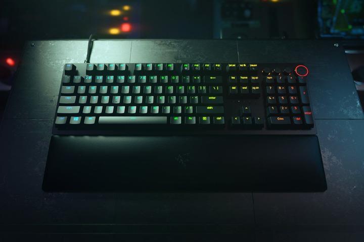 Actual product image Razer Huntsman V2 (US, Cable)