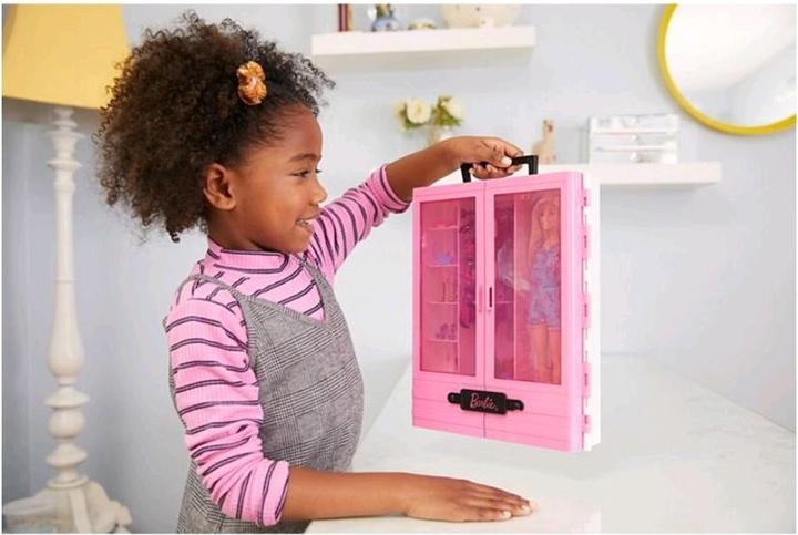 Immagine prodotto Barbie Armadio con bambola